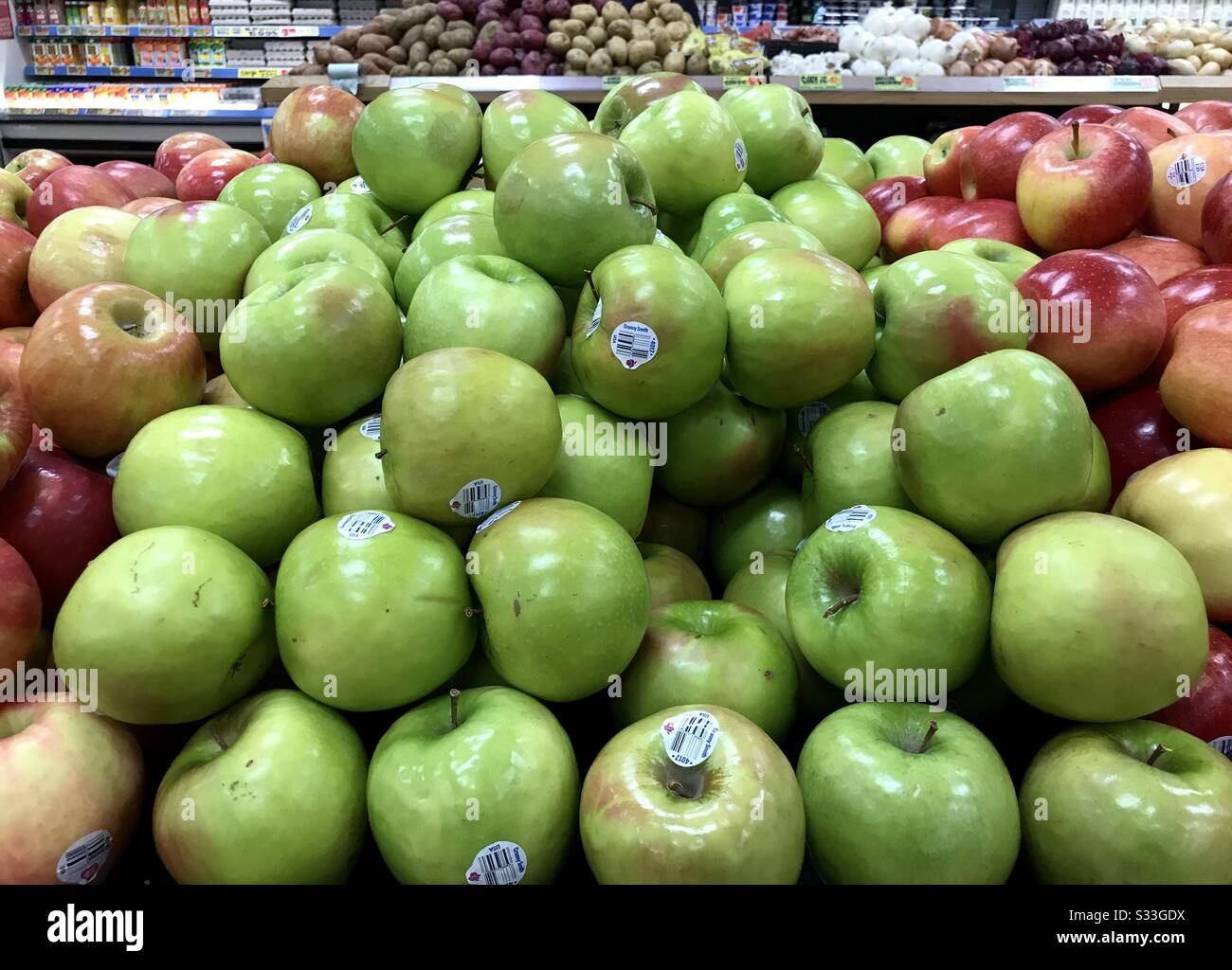 Healthy Food. Fresh Green Apples On The Table. Harvest Of Fresh Apples.  Sweet Ripe Apples Ready To Eat Stock Photo, Picture and Royalty Free Image.  Image 103843372.