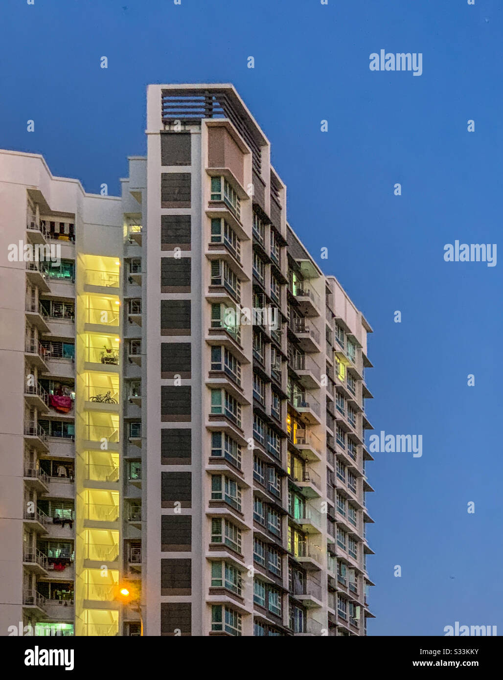 High rise buildings singapore hi-res stock photography and images - Alamy