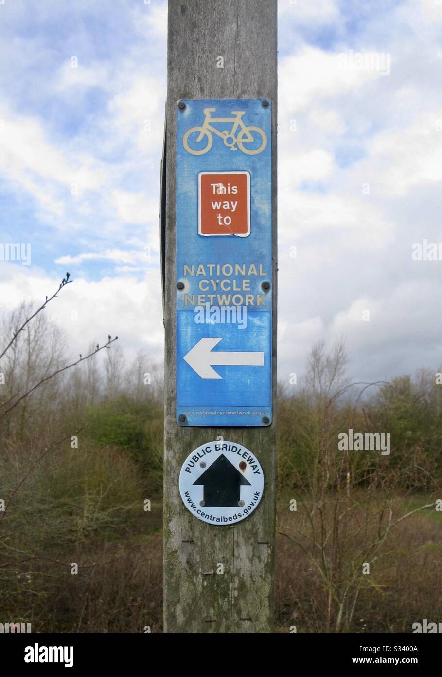Public footpath sign with cycle path Stock Photo Alamy