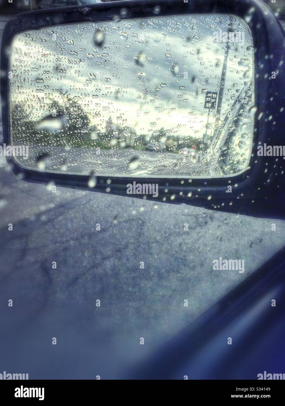 Car rain nobody hi-res stock photography and images - Alamy