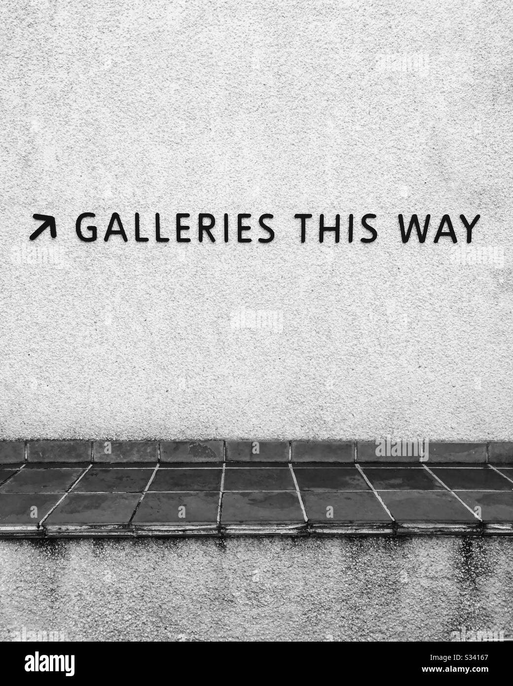 Galleries this way sign - Smartphone Captured Stock Image