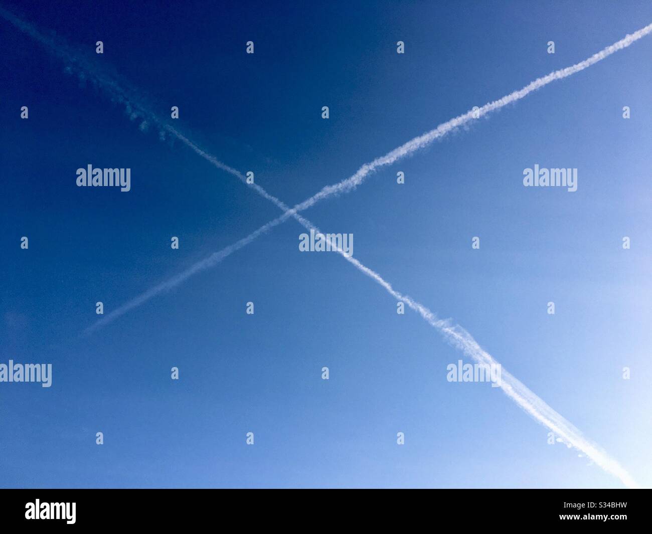 X Contrail High Resolution Stock Photography and Images - Alamy