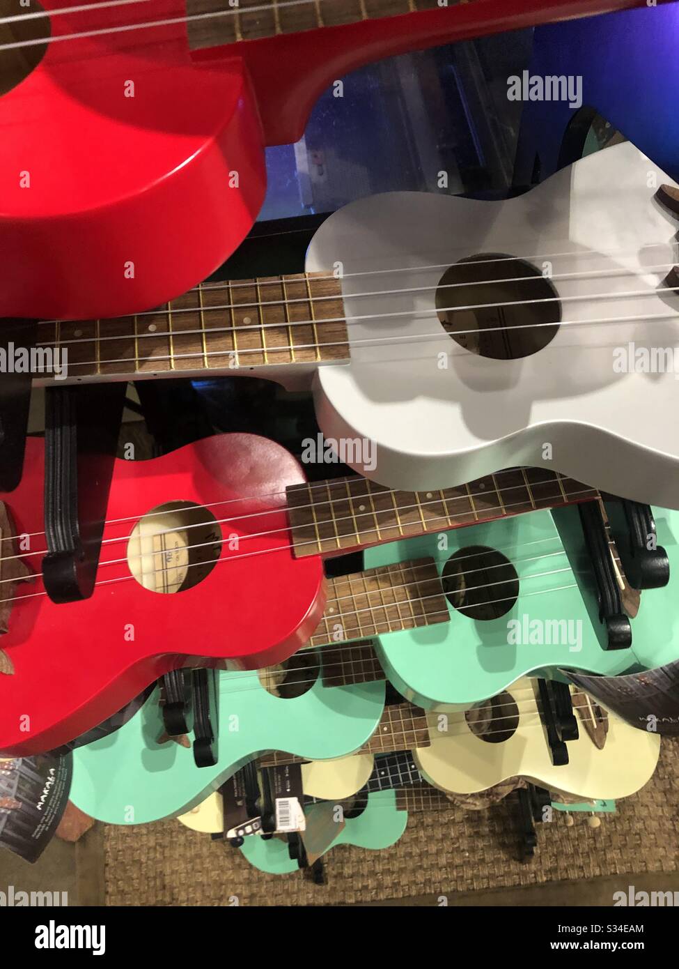 Ukuleles hawaii hires stock photography and images Alamy