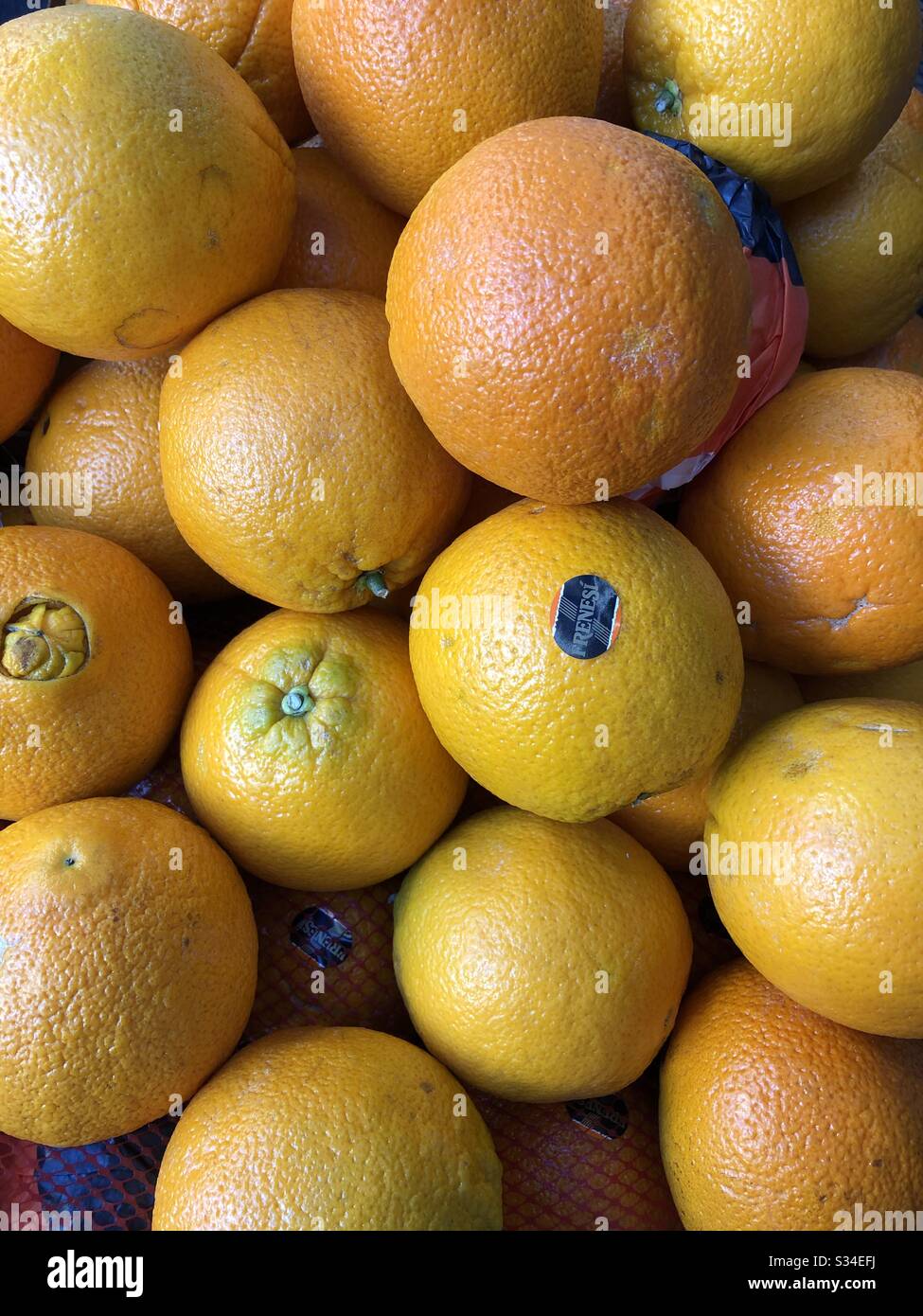 Oranges for Sale at a Fruit and Vegetable Stall Stock Photo Alamy