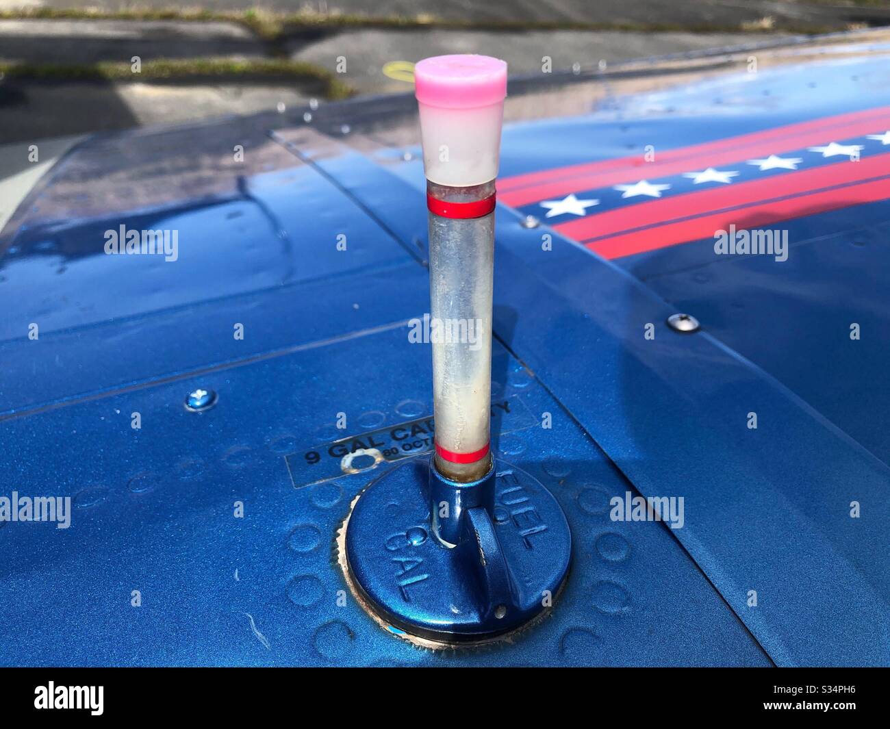 Fuel gauge in the ercoupe hires stock photography and images Alamy