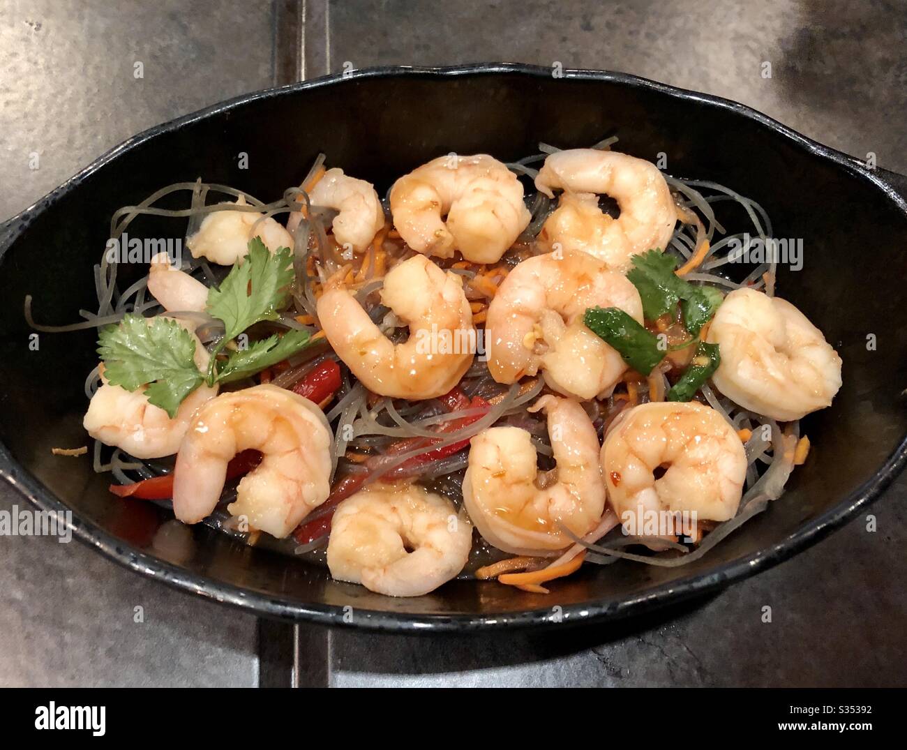 Shrimp noodle salad Stock Photo - Alamy
