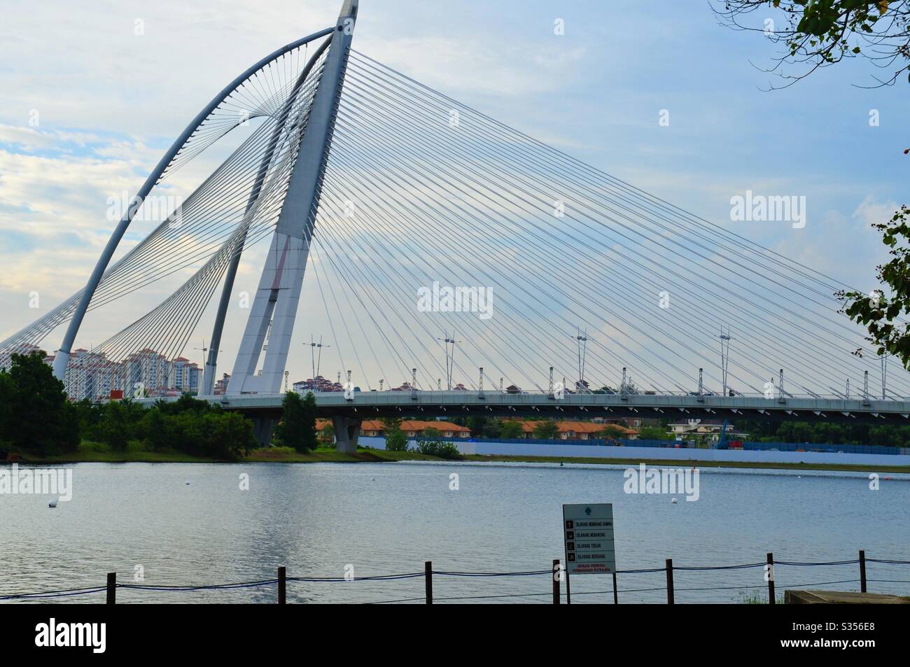 Putrajaya Bridge High Resolution Stock Photography And Images Alamy