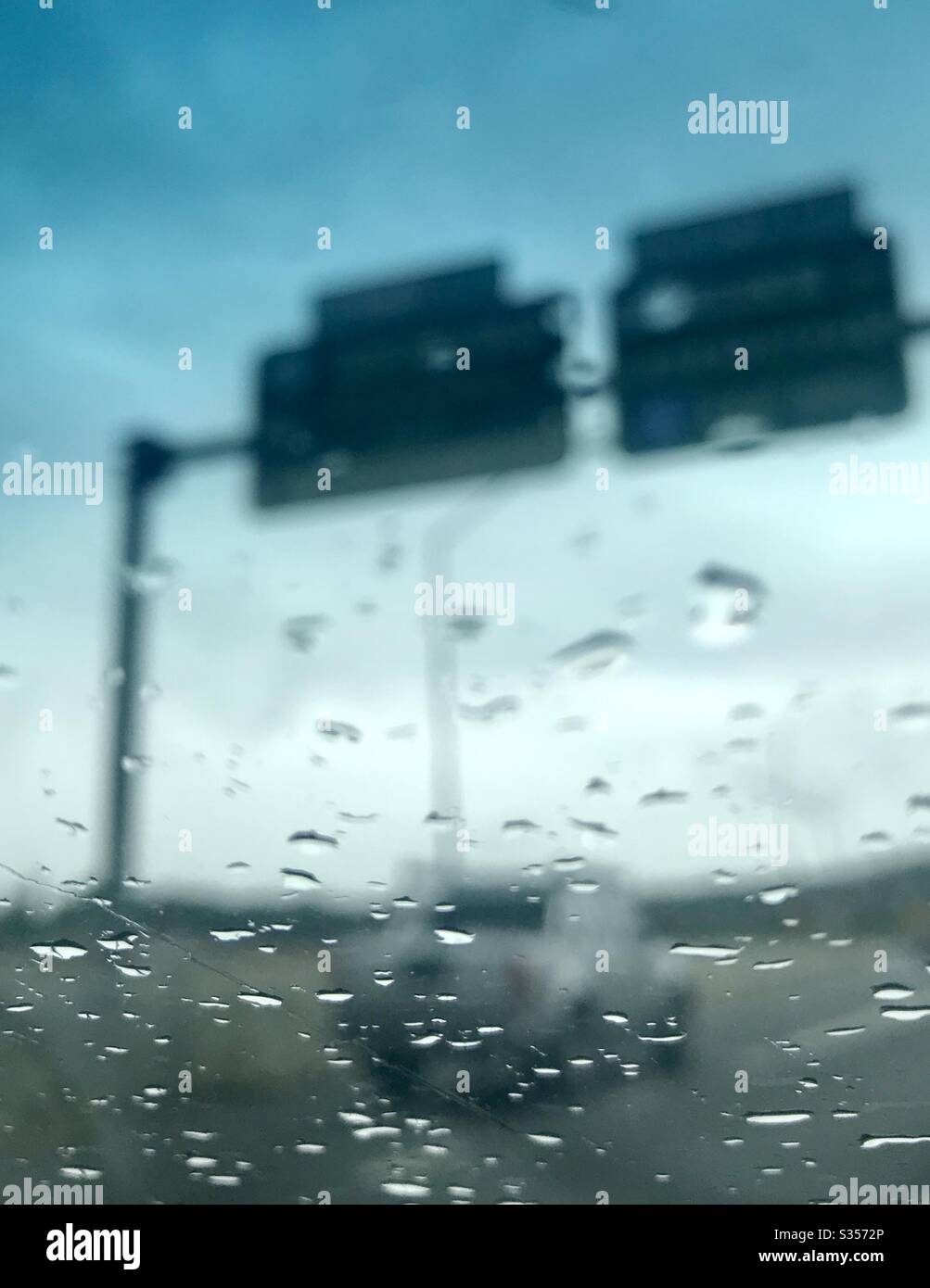 Rainy car window hi-res stock photography and images - Alamy