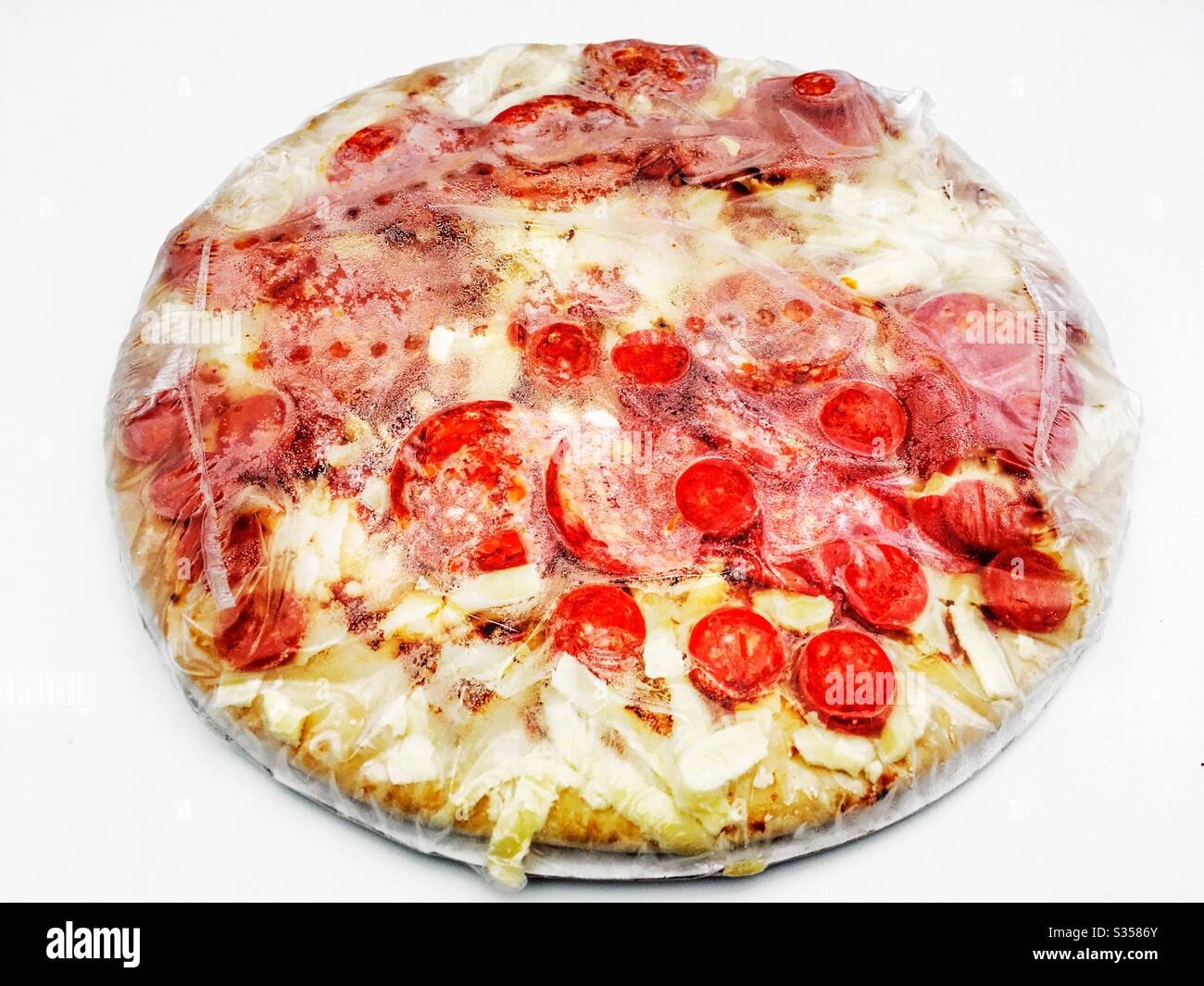 Frozen pizzas hires stock photography and images Alamy