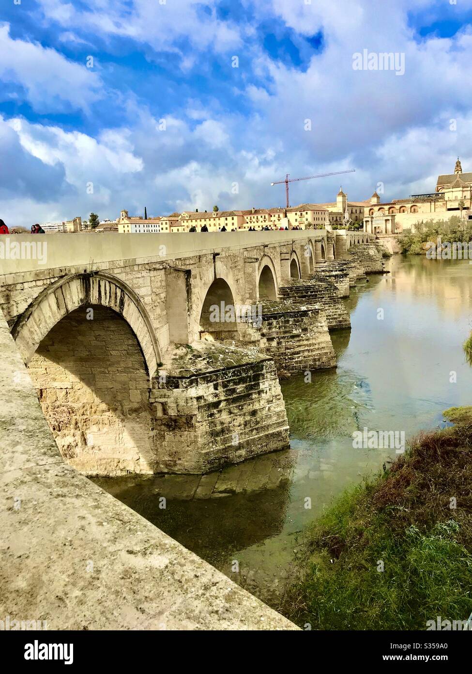 Medieval stone bridge hi-res stock photography and images - Alamy