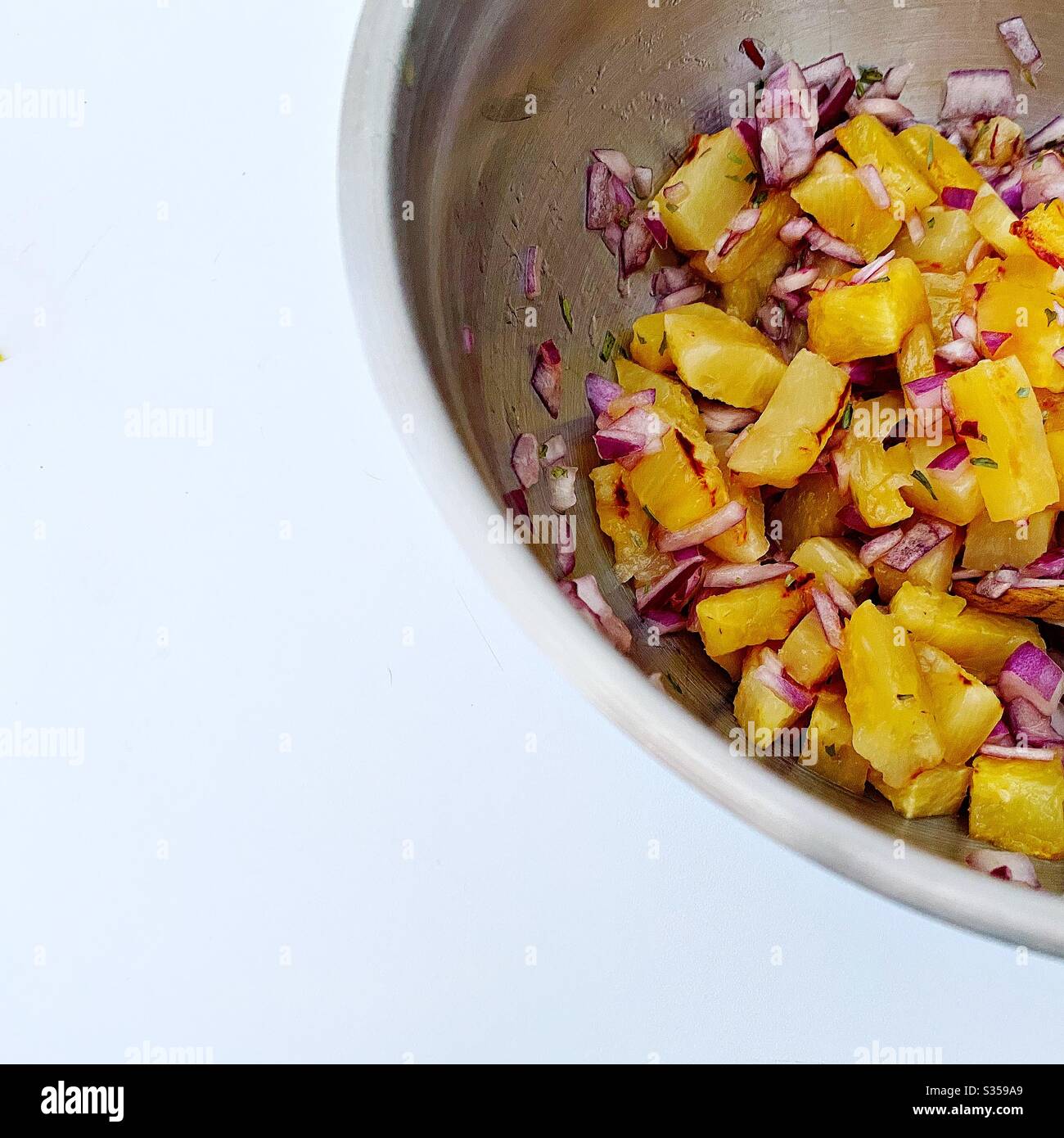 Pineapple Chunks Bowl Fruit Healthy High Resolution Stock Photography And Images Alamy