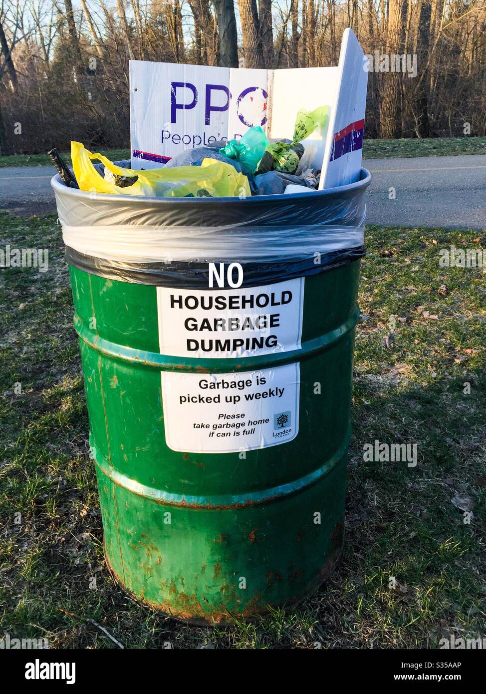 Won’t take NO for an answer. Instructions ignored. - Smartphone Captured Stock Image