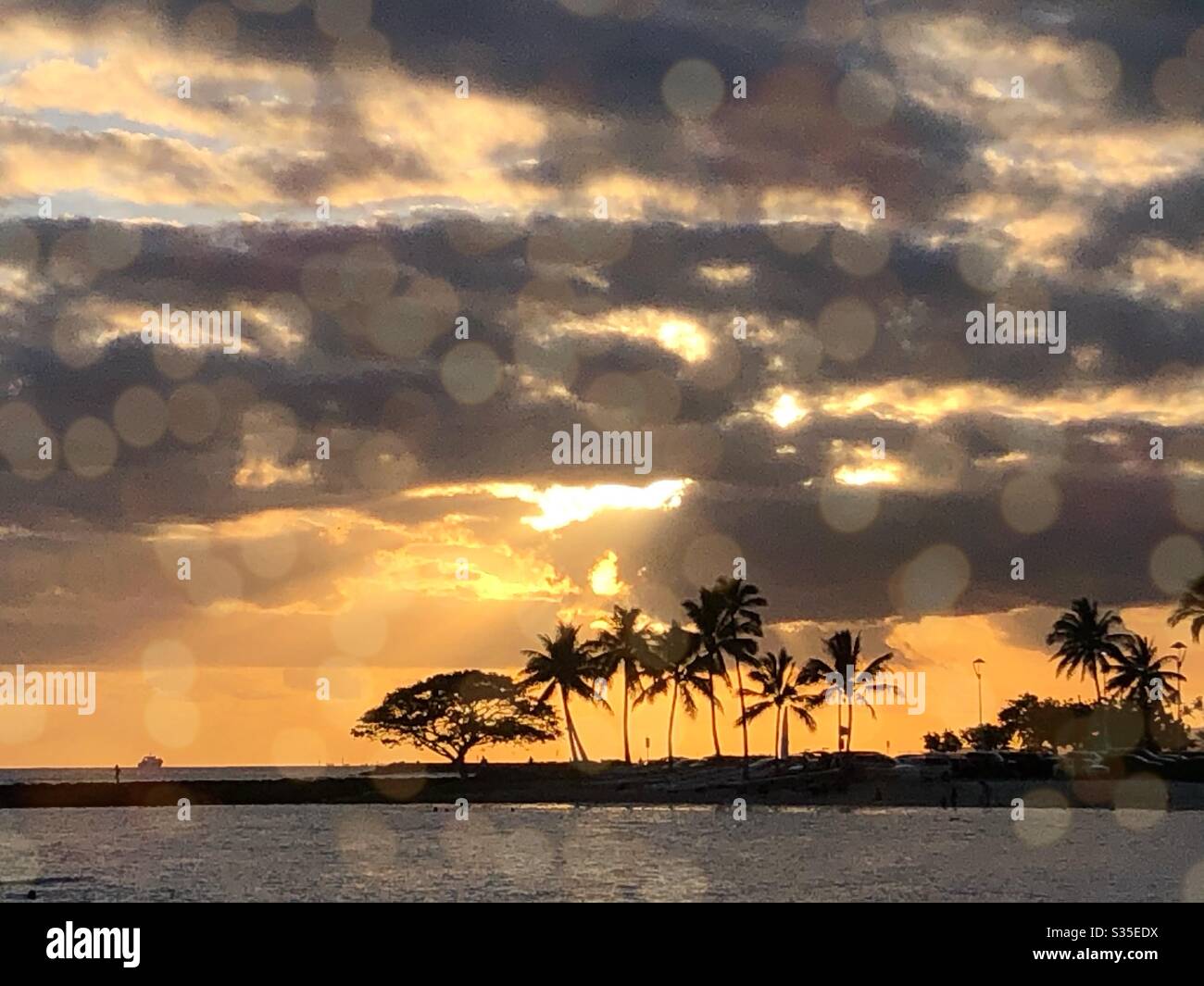 Waikiki at sunset hi-res stock photography and images - Alamy