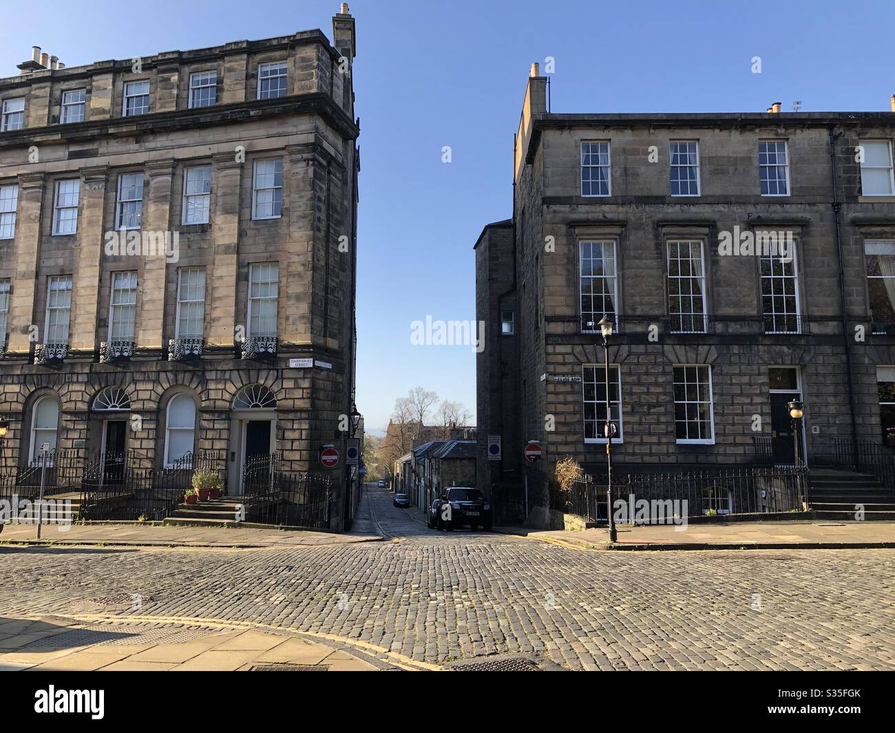 Georgian houses and tenements in Edinburgh New Town Stock Photo