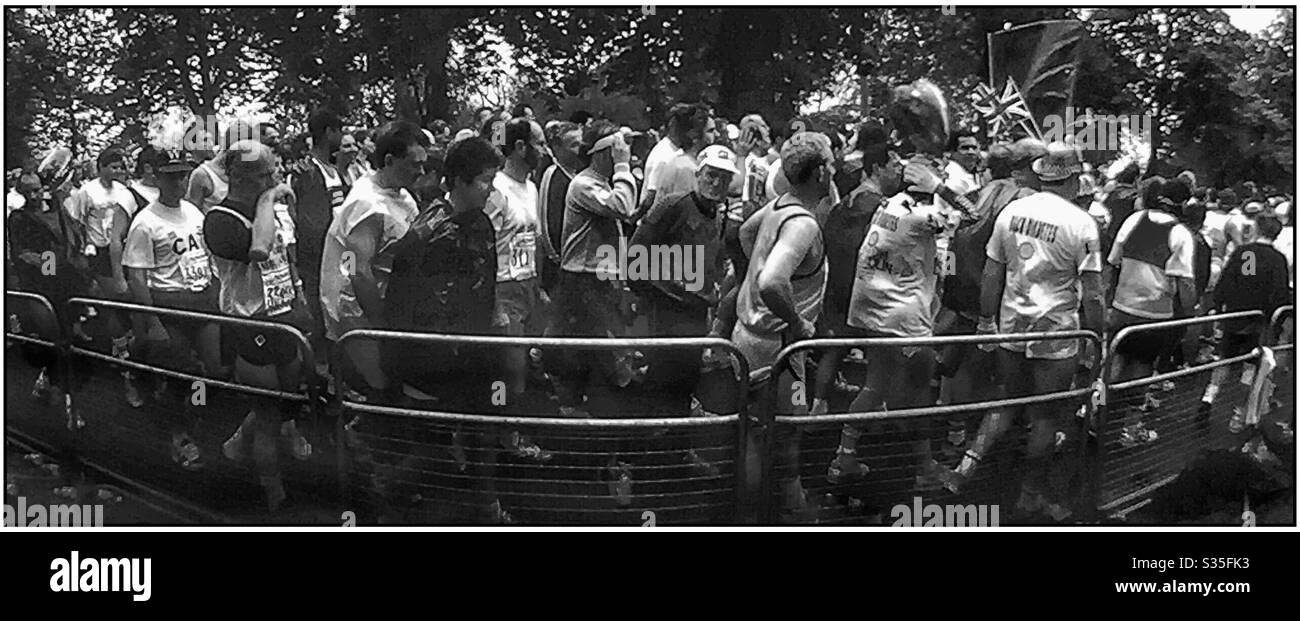 Marathon entrants line up at the start in Greenwich London, 1980’s. Stock Photo