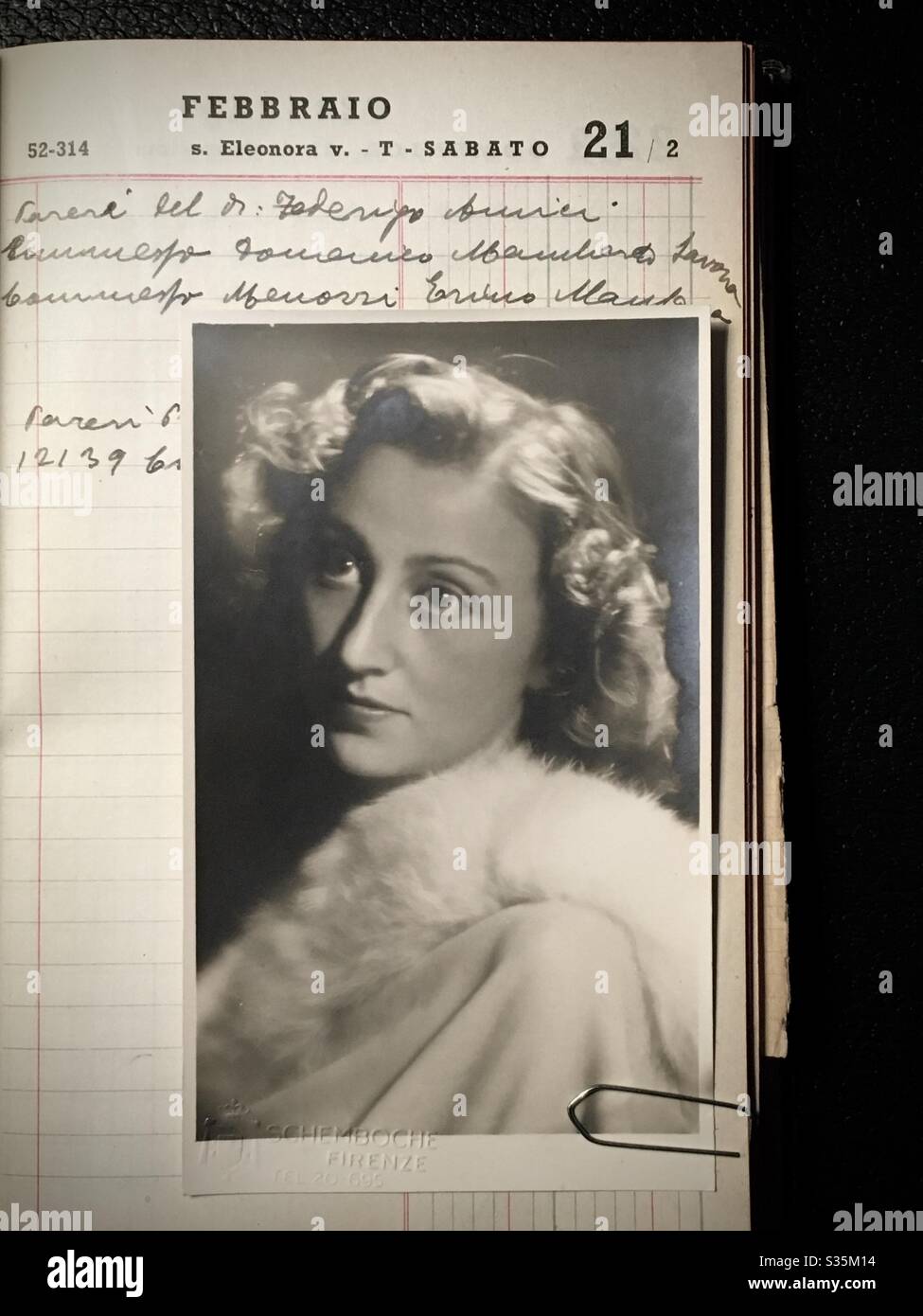 Vintage Portrait of an elegant woman displayed in an old notebook Stock Photo