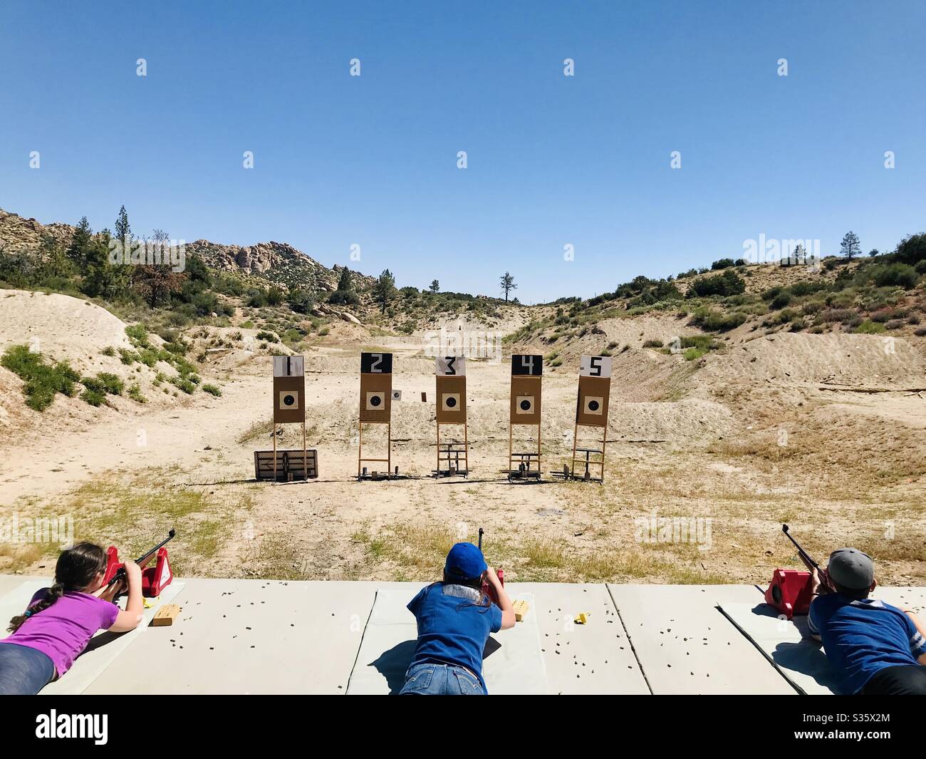 Shoot target hires stock photography and images Alamy