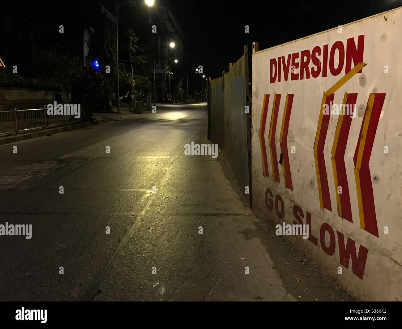 Lockdown scenes of mumbai. It’s so rare to see deserted look in city which never sleeps. - Smartphone Captured Stock Image