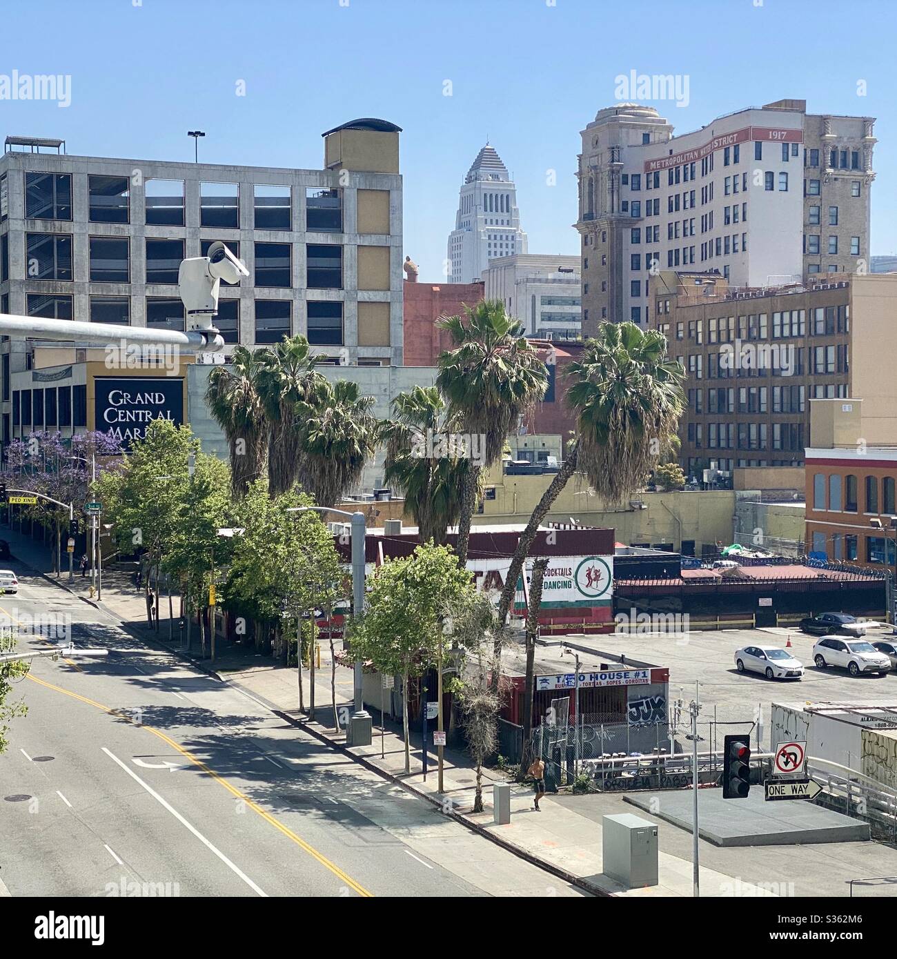 Los Angeles Ca Apr Downtown View Looking Past Grand Central Market Towards City Hall Security Camera On Pole In Foreground Stock Photo Alamy Los Angeles Ca Apr Downtown View Looking Past Grand Central Market Towards City Hall Security Camera On Pole In Foreground Stock Photo Alamy