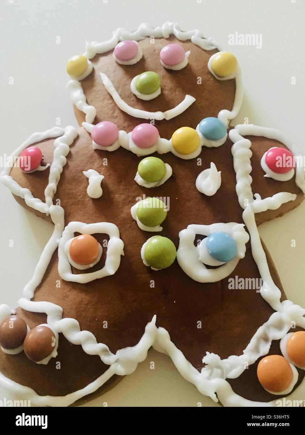 Gingerbread man biscuits hires stock photography and images Alamy