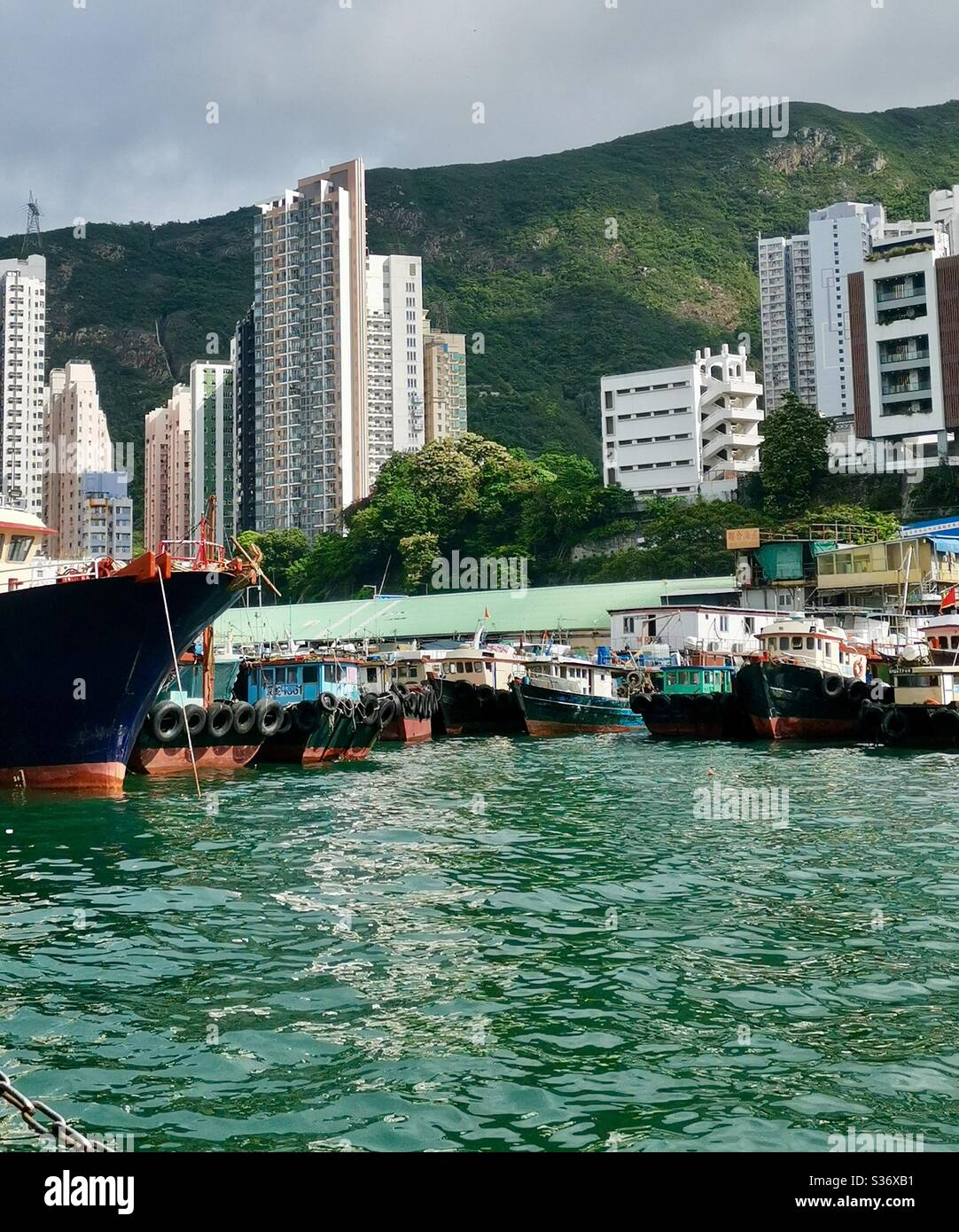 Aberdeen harbour and residential neighbourhoods in Hong Kong island’s south side Stock Photo Alamy