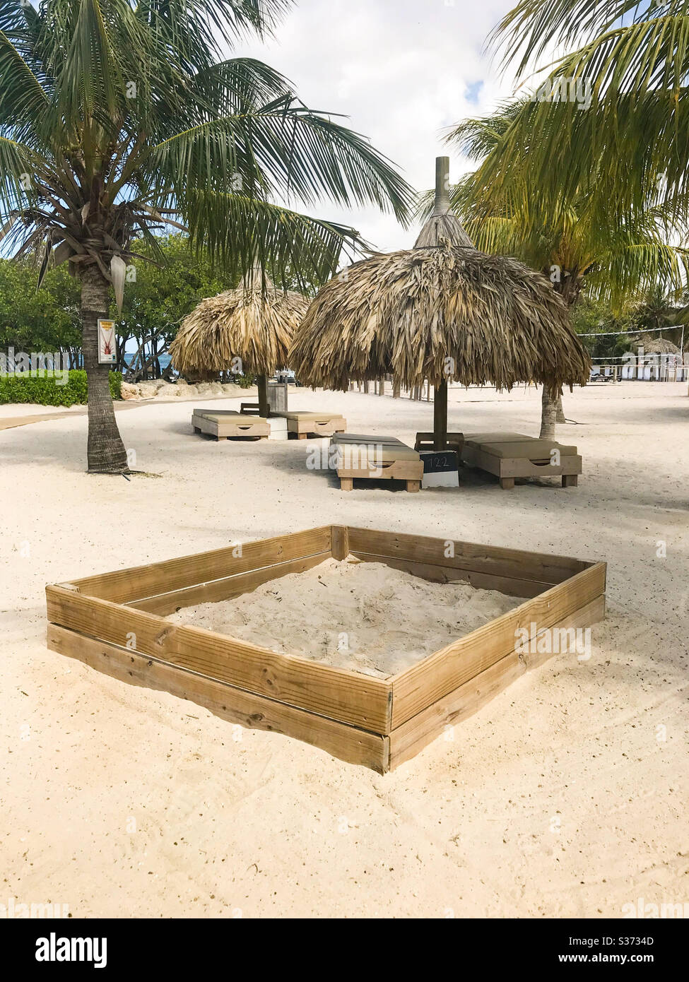 Sandbox tree hires stock photography and images Alamy