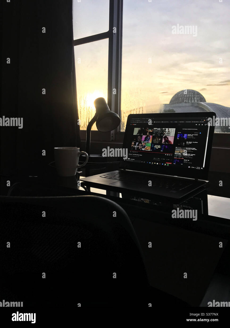Cold office hi-res stock photography and images - Alamy
