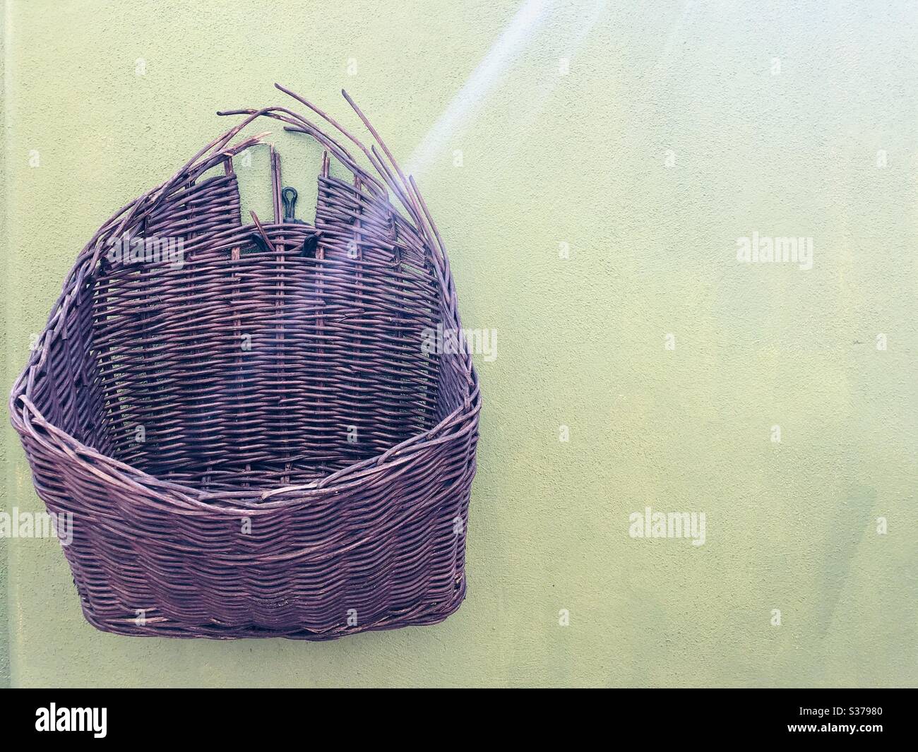 Broke basket hires stock photography and images Alamy