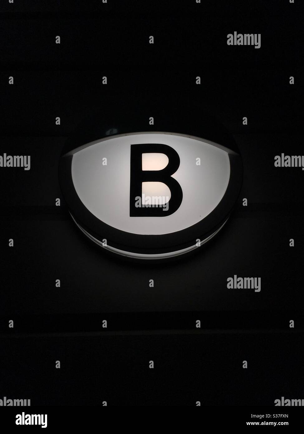 Housenumber hi-res stock photography and images - Alamy