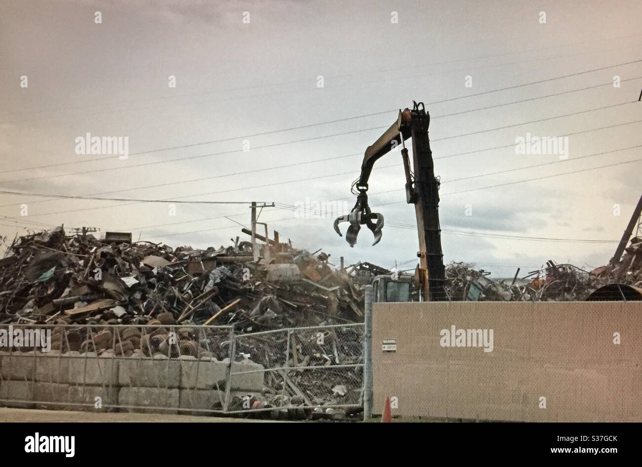 Scrap metal management, Calgary, Alberta, metal, iron, steel, recycle, junk, reuse , crane, jaws