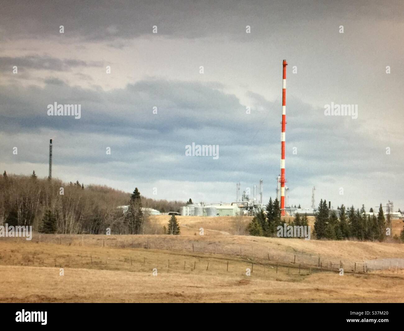 Natural gas processing plant, southern Alberta, Canada , natural gas, engineering, business, export - Smartphone Captured Stock Image
