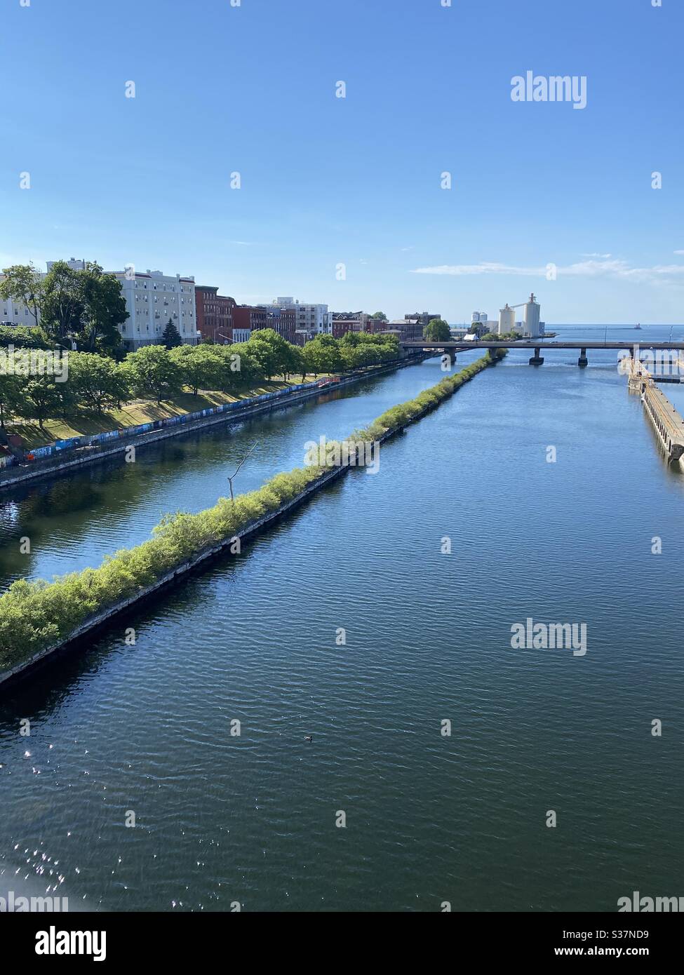 River view hi res stock photography and images Alamy