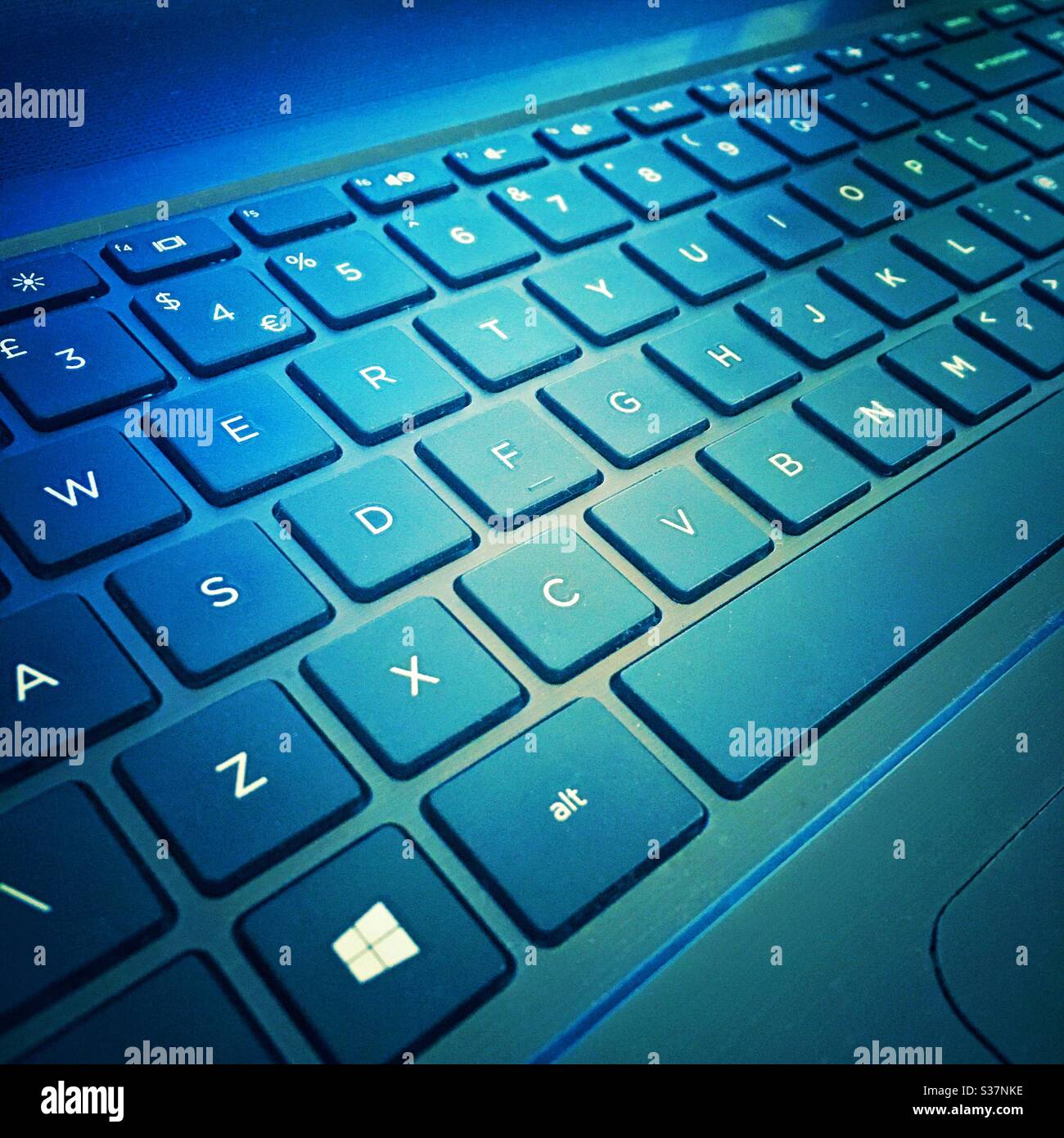 Hp laptop hires stock photography and images Alamy