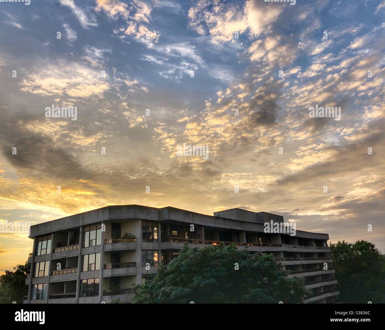 The setting sun over a Toronto neighbourhood. Stock Photo