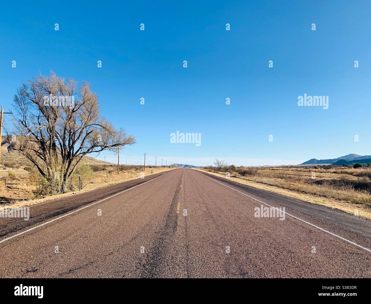 open roads in marfa texas Stock Photo Alamy