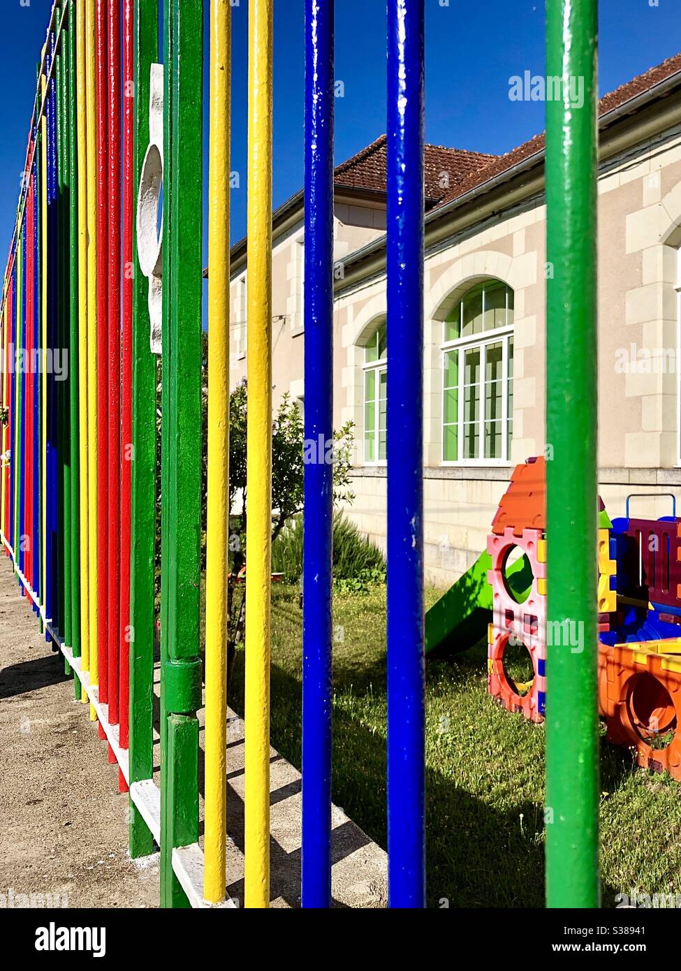 Playgorund Railing Primary school playground hi-res stock photography and images - Alamy