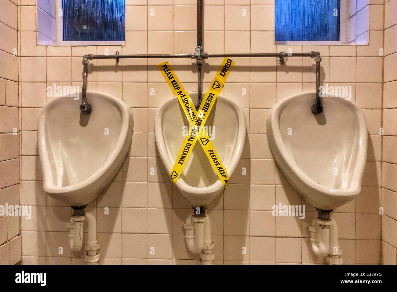 pub urinals