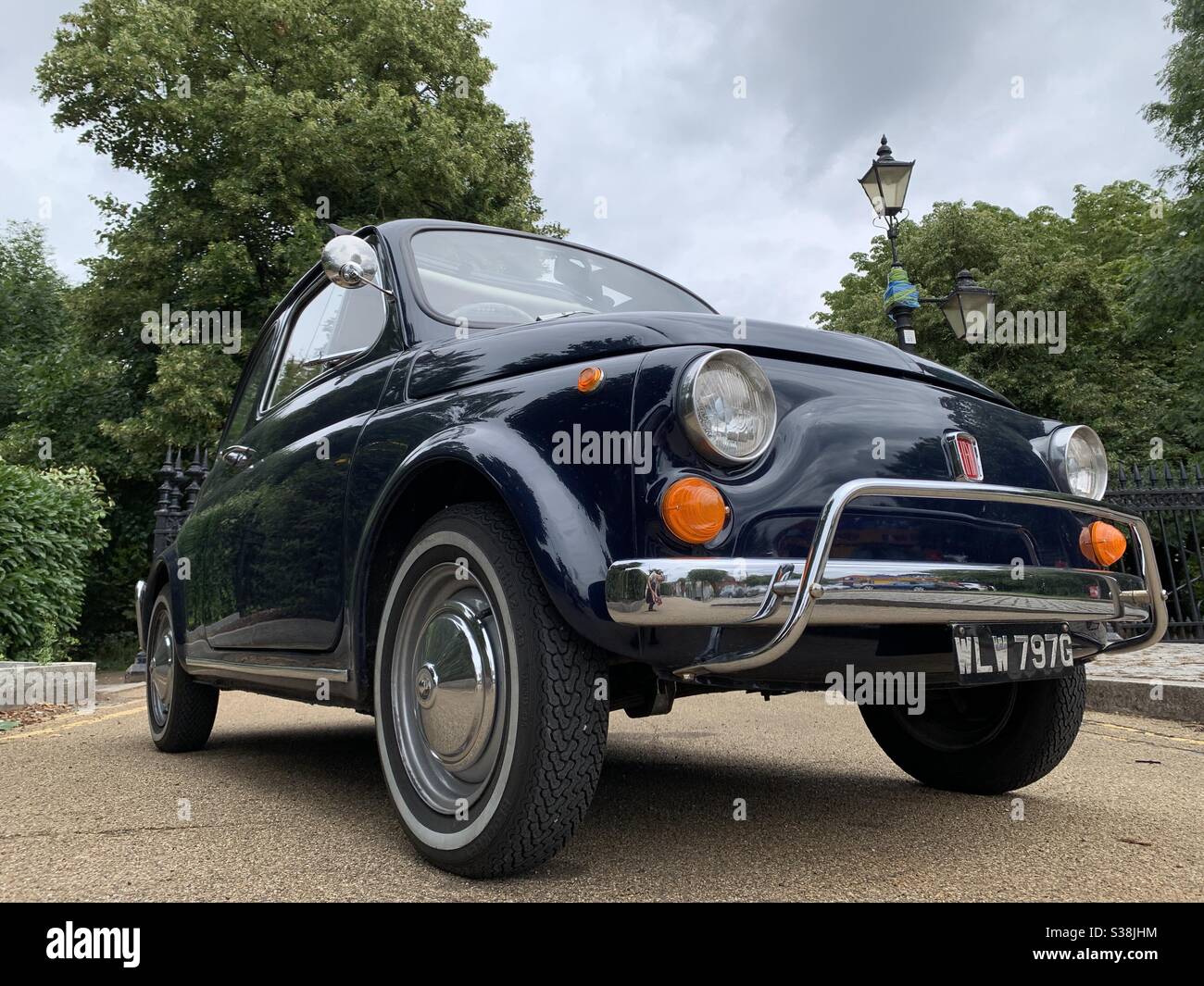 Fiat 500 Italian classic car Stock Photo - Alamy