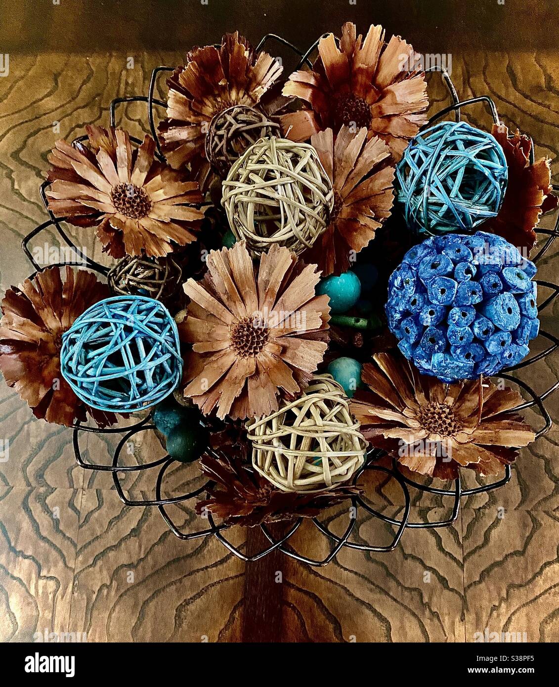 wire basket arrangement Stock Photo Alamy