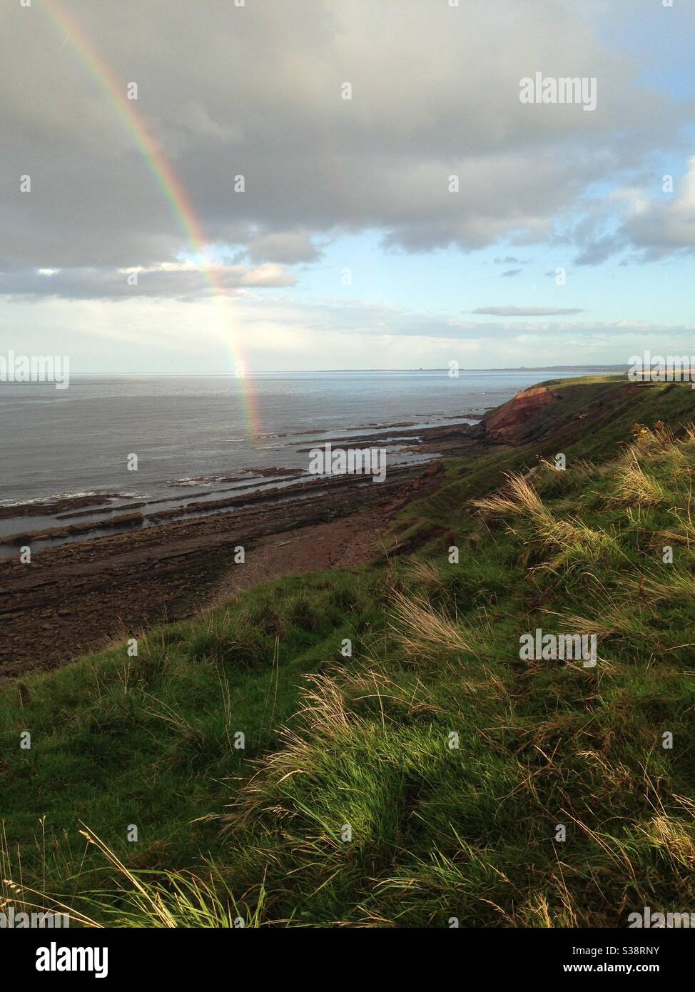Pot of gold at the end of the rainbow hires stock photography and images Alamy