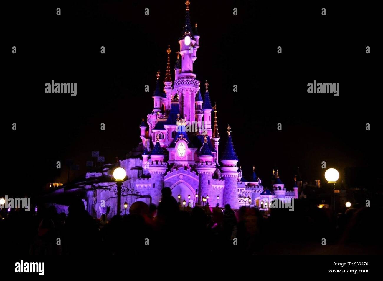 Le château Disneyland Paris by night
