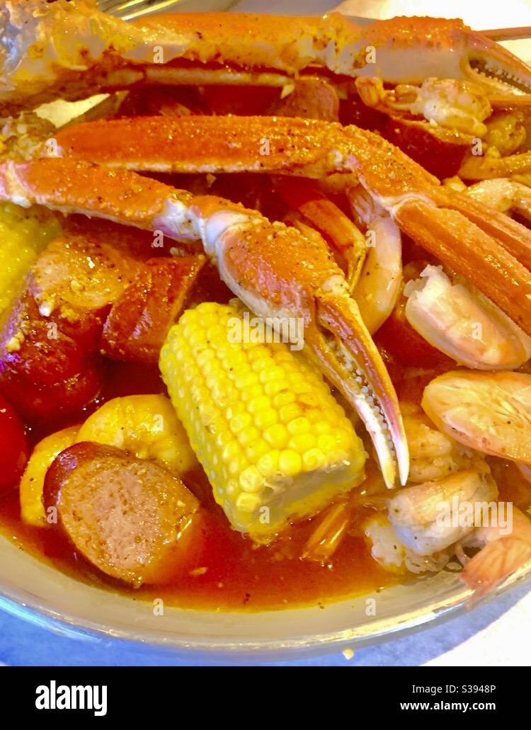 Low country boil crab hires stock photography and images Alamy