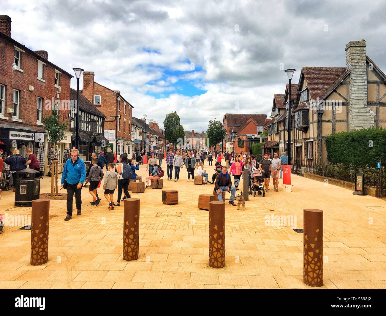 Stratford high street High Resolution Stock Photography and Images - Alamy