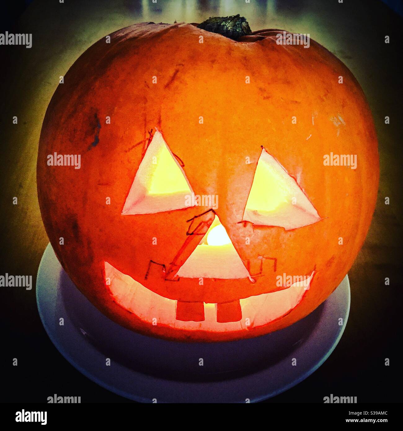 Orange halloween pumpkin hi-res stock photography and images - Alamy