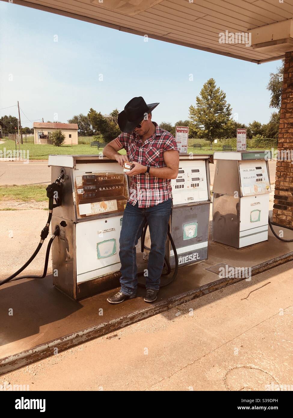 Chewing tobacco hires stock photography and images Alamy
