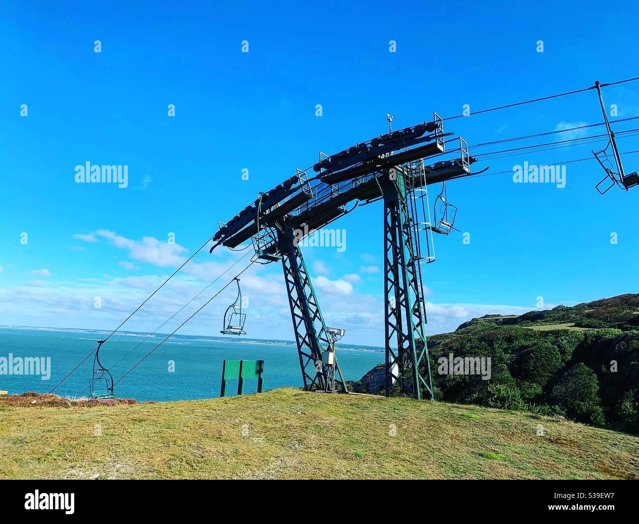 The chairlift at Alum bay beach, The needles, Isle of Wight Stock Photo