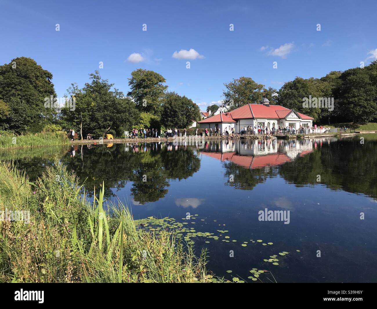 The Boathouse Cafe in Rouken Glen Park in East Renfrewshire, Scotland Stock Photo