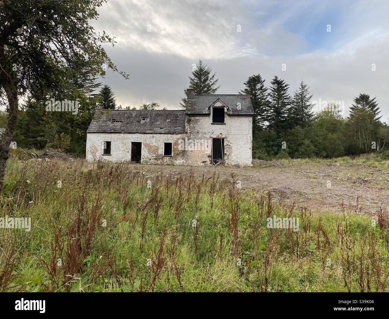 An old abandoned house near Templenoe County Kerry, Ireland. - Smartphone Captured Stock Image