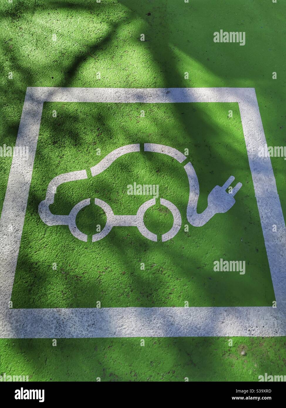 Car charging hires stock photography and images Alamy