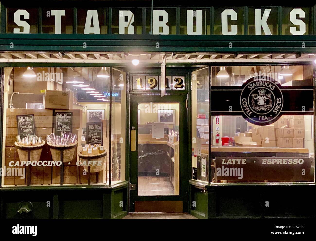 The original Starbucks store established in 1971 in Pike Place Market, Seattle, Washington, USA Stock Photo
